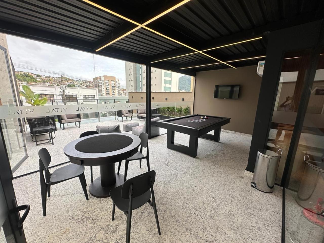 Studio central com lazer e spa