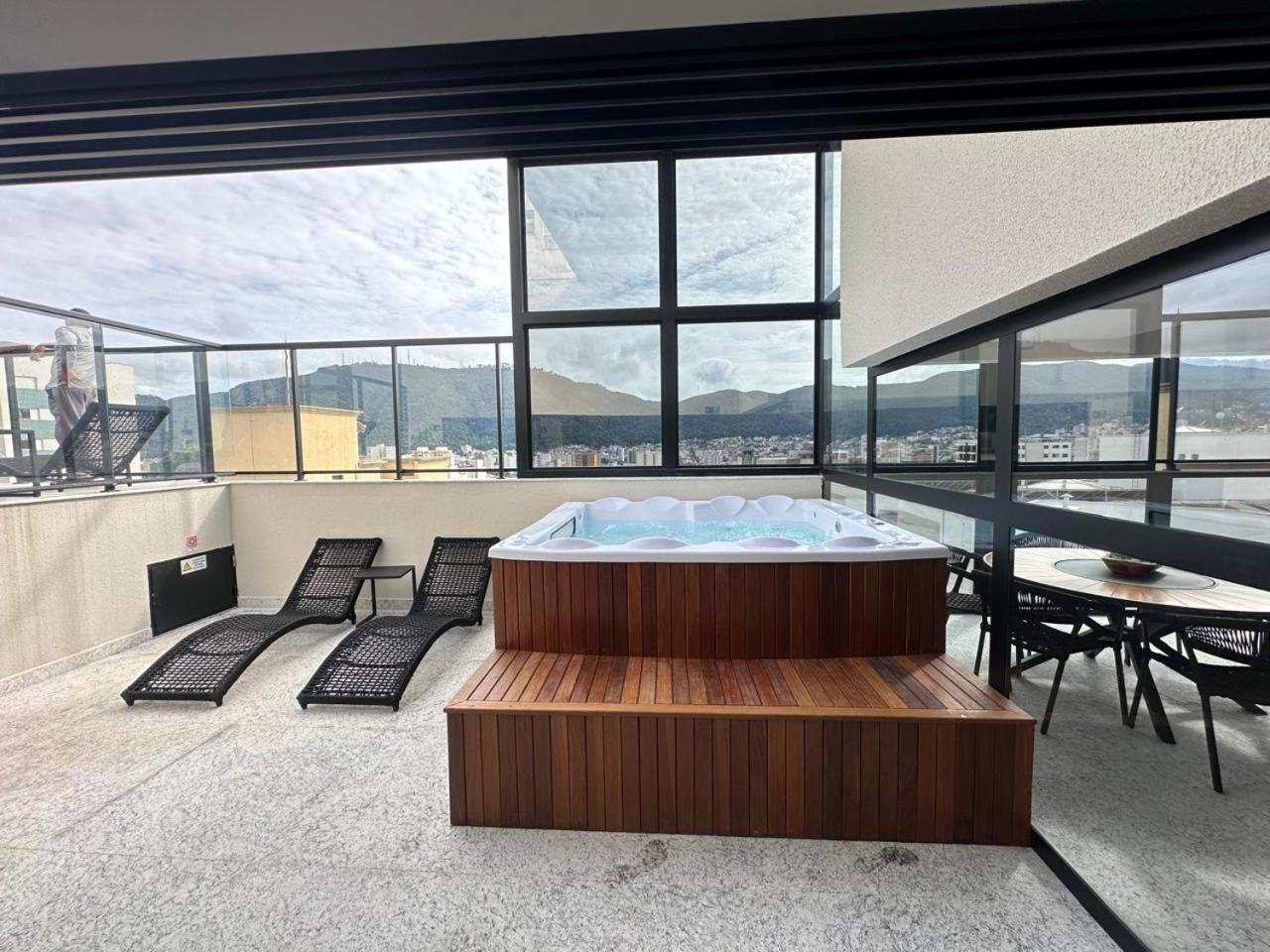 Studio central com lazer e spa