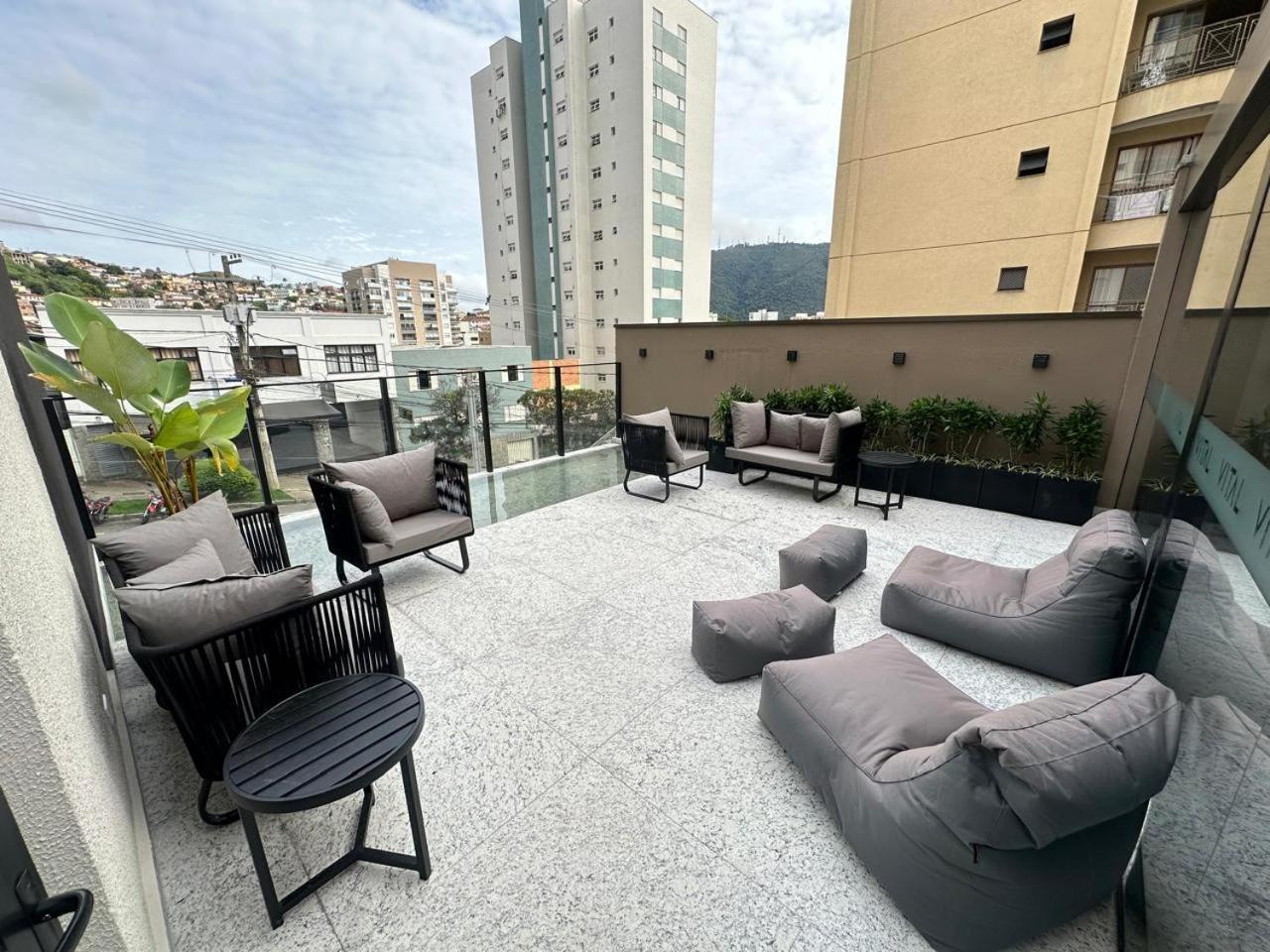 Studio central com lazer e spa