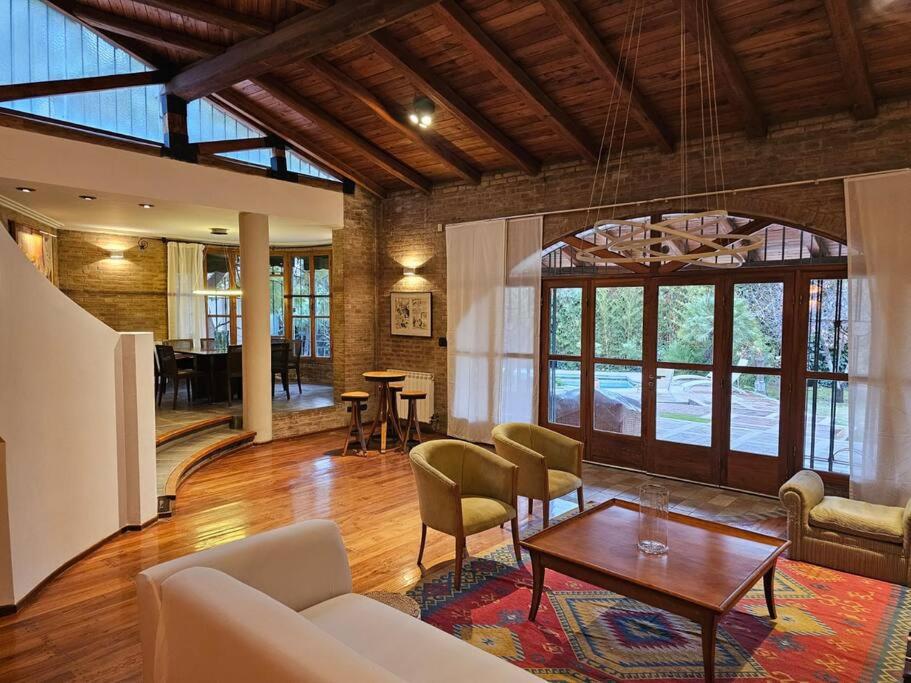 Espectacular casa en exclusivo barrio privado