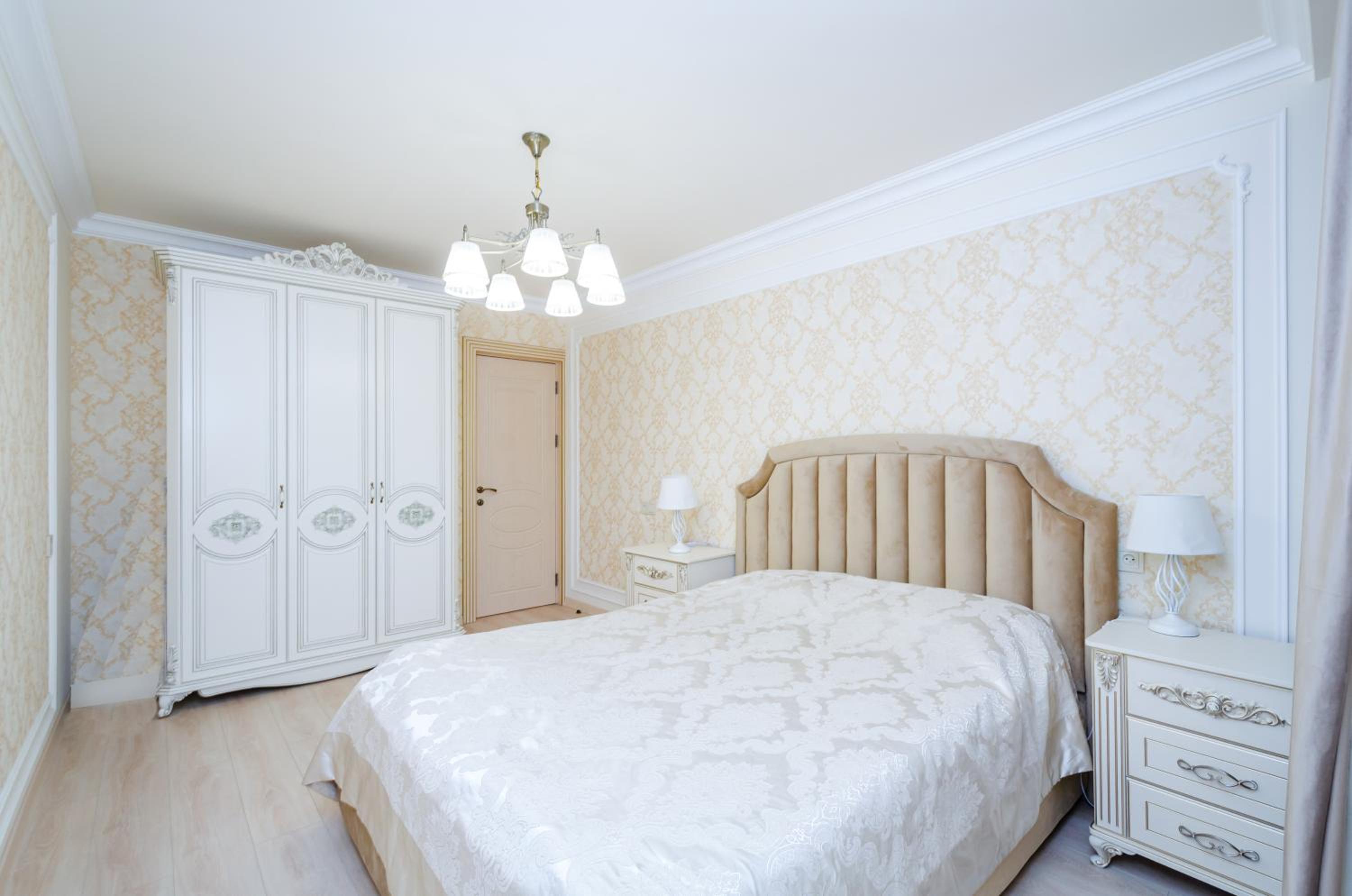 5A beautiful apartment in the center of the capital photo original