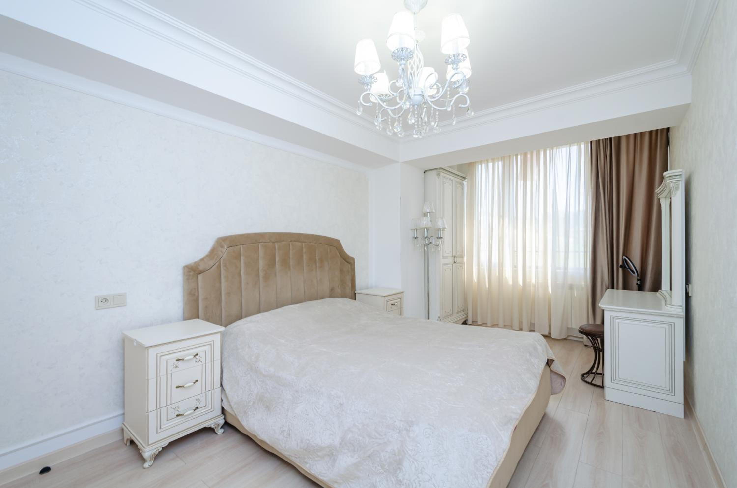 5A beautiful apartment in the center of the capital photo original