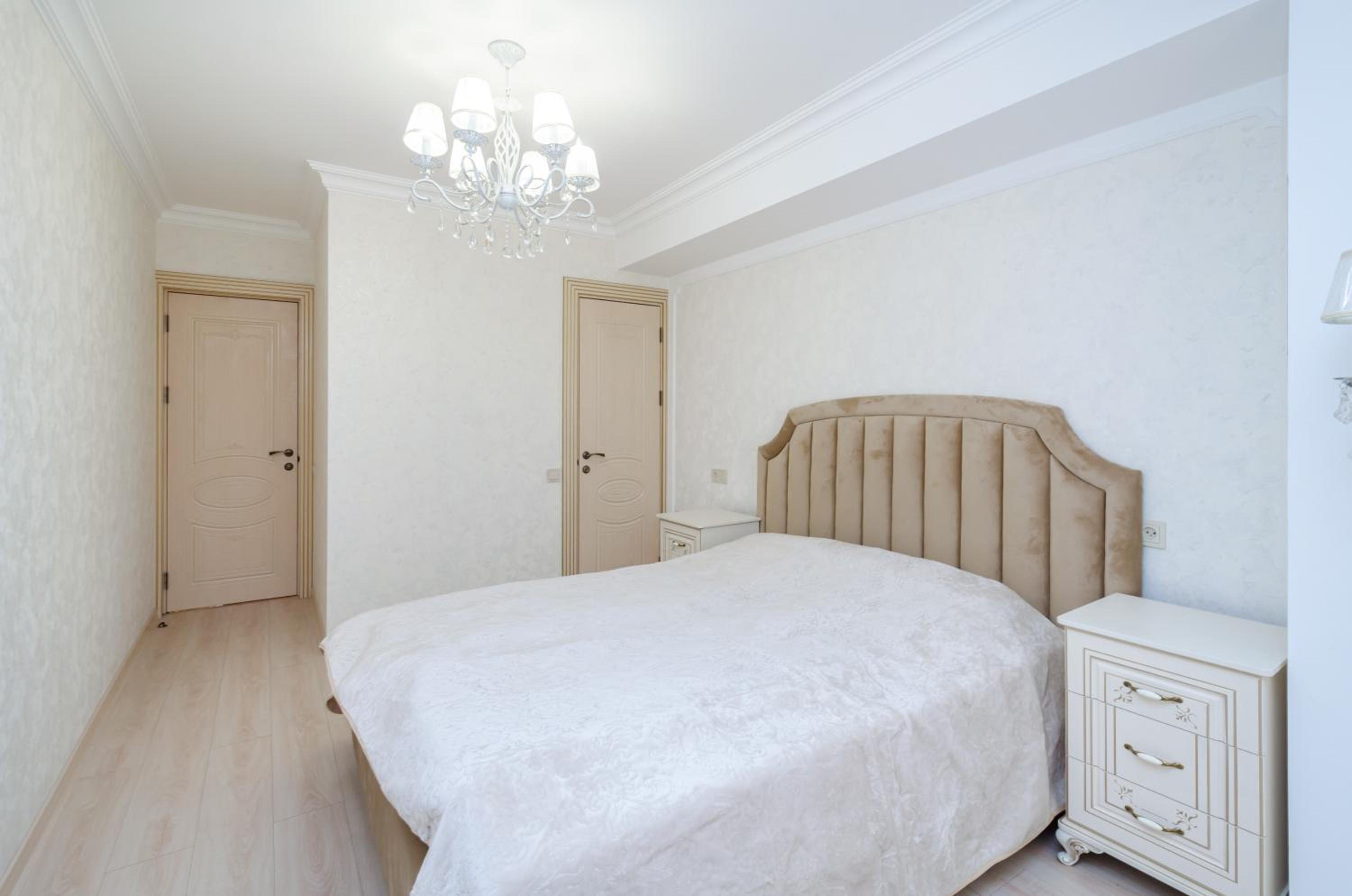 5A beautiful apartment in the center of the capital photo original