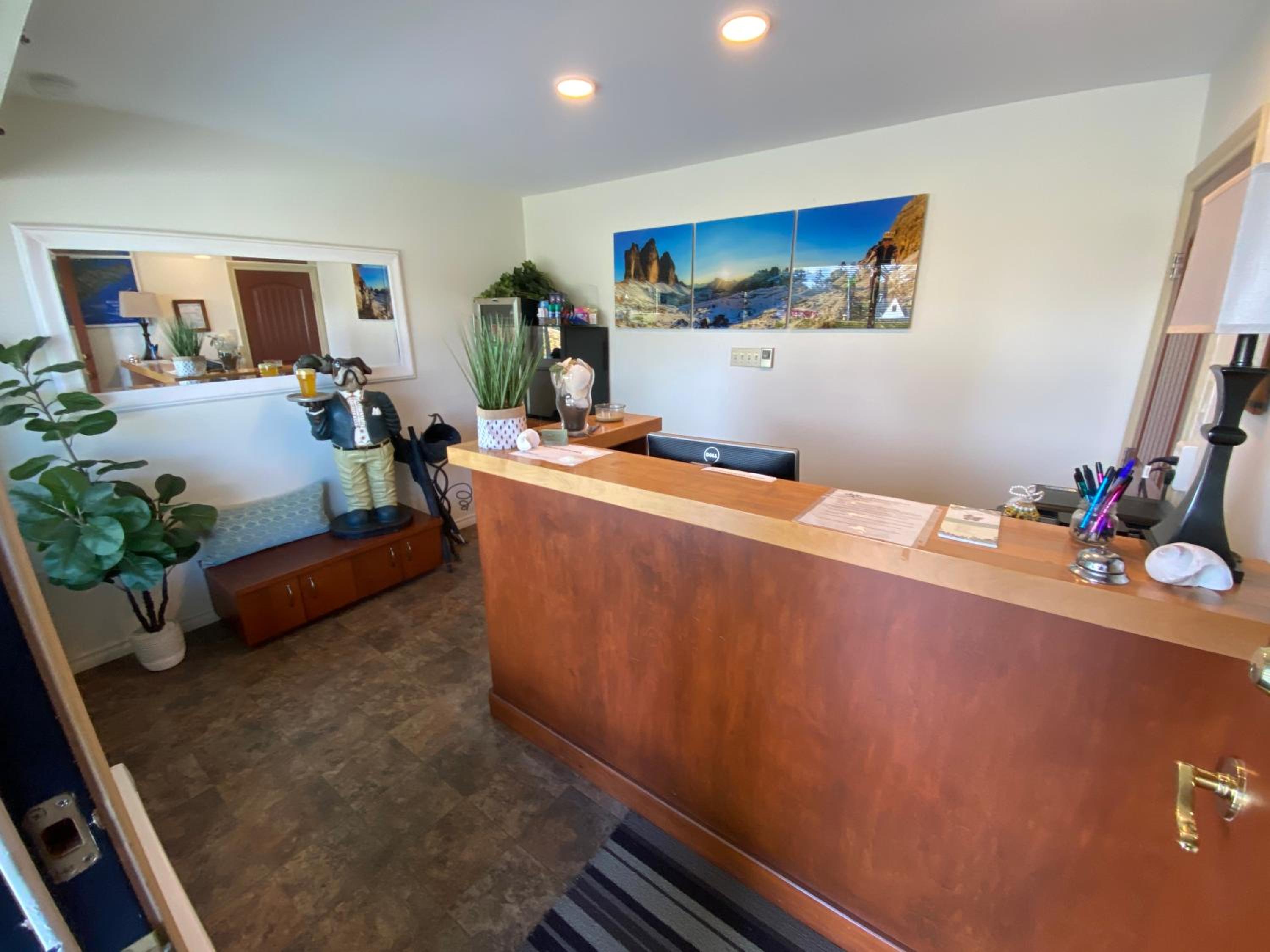 Parksville Vacations - Arbutus Grove Motel - Property Image 3