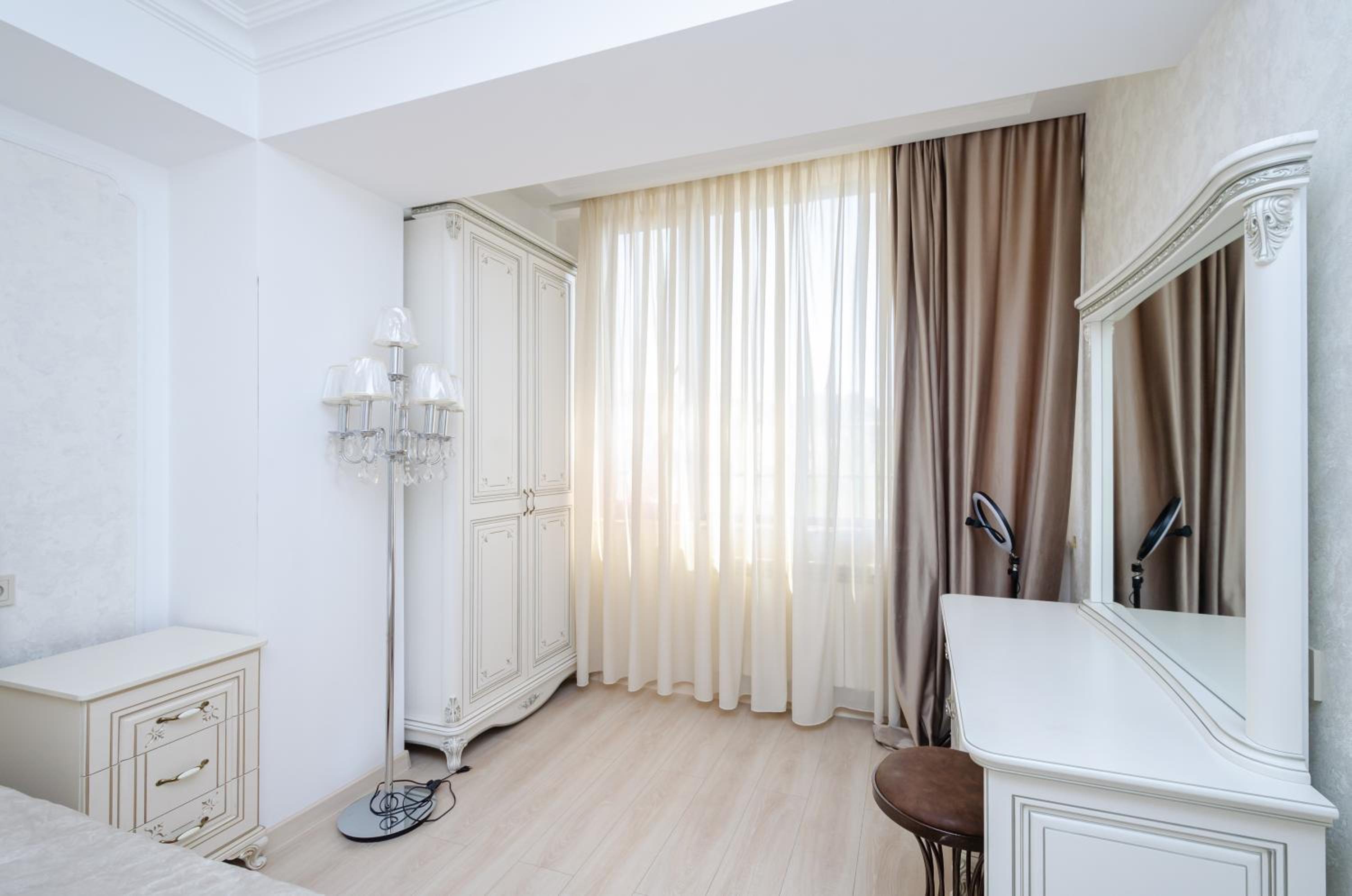 5A beautiful apartment in the center of the capital photo original