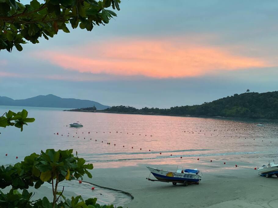 Linda Casa, pé na areia na praia da Fortaleza Ubatuba