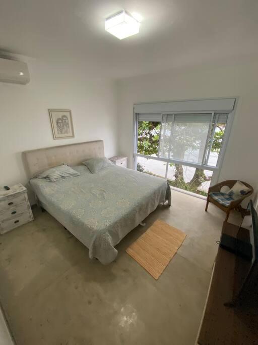 Linda Casa, pé na areia na praia da Fortaleza Ubatuba