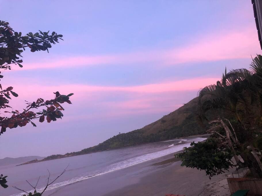 Linda Casa, pé na areia na praia da Fortaleza Ubatuba
