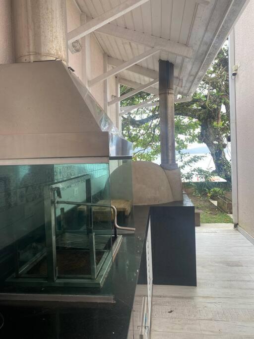 Linda Casa, pé na areia na praia da Fortaleza Ubatuba