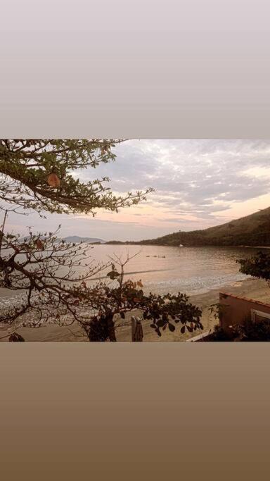 Linda Casa, pé na areia na praia da Fortaleza Ubatuba
