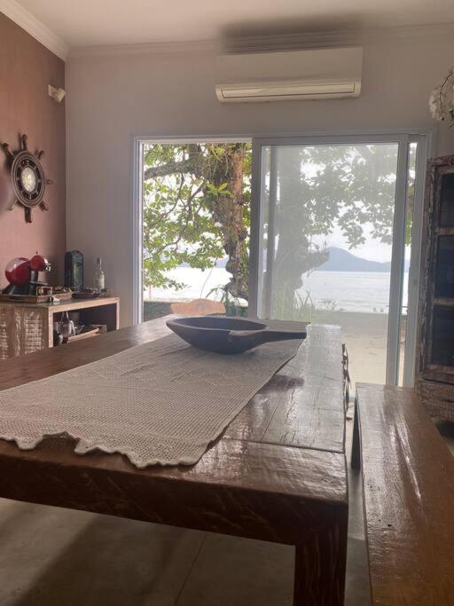 Linda Casa, pé na areia na praia da Fortaleza Ubatuba