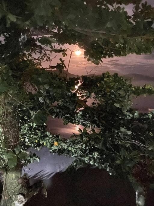 Linda Casa, pé na areia na praia da Fortaleza Ubatuba