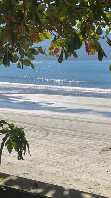 Linda Casa, pé na areia na praia da Fortaleza Ubatuba