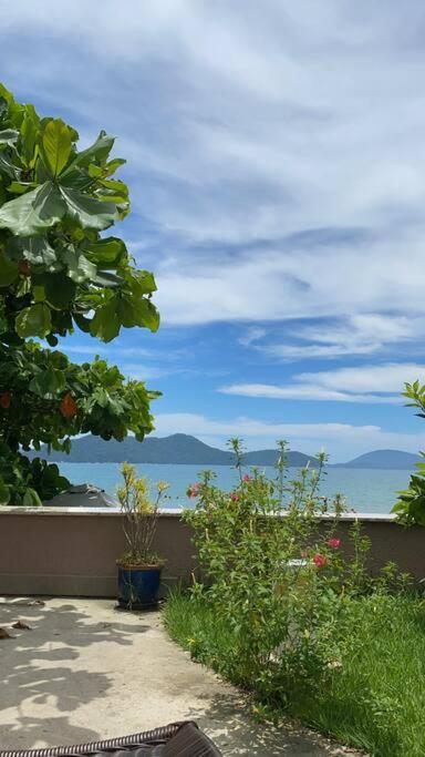 Linda Casa, pé na areia na praia da Fortaleza Ubatuba