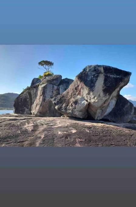 Linda Casa, pé na areia na praia da Fortaleza Ubatuba