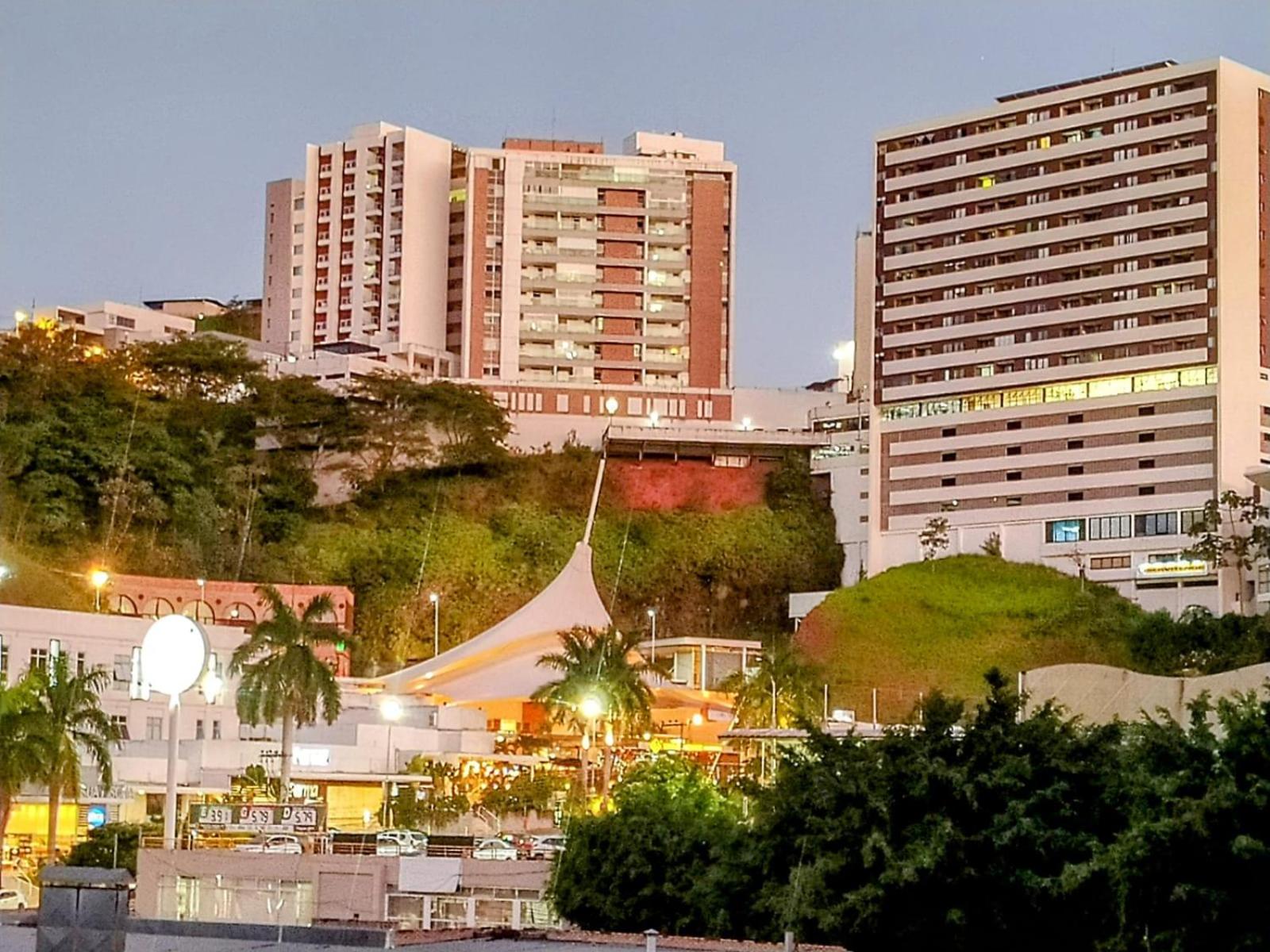 Maria Apê 07 São Mateus l Garagem l WiFi l Térreo l Um minuto do shopping independência