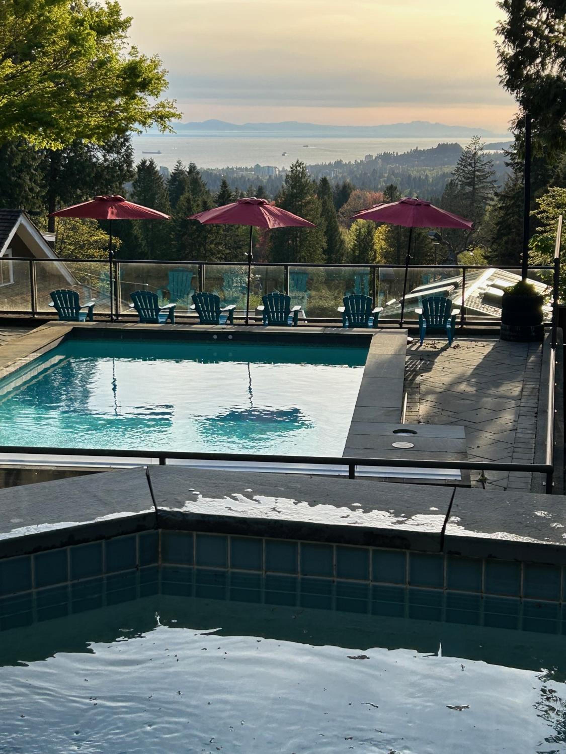 The Lions Self Contained Suite, Shared Pool, Hot Tub, Views