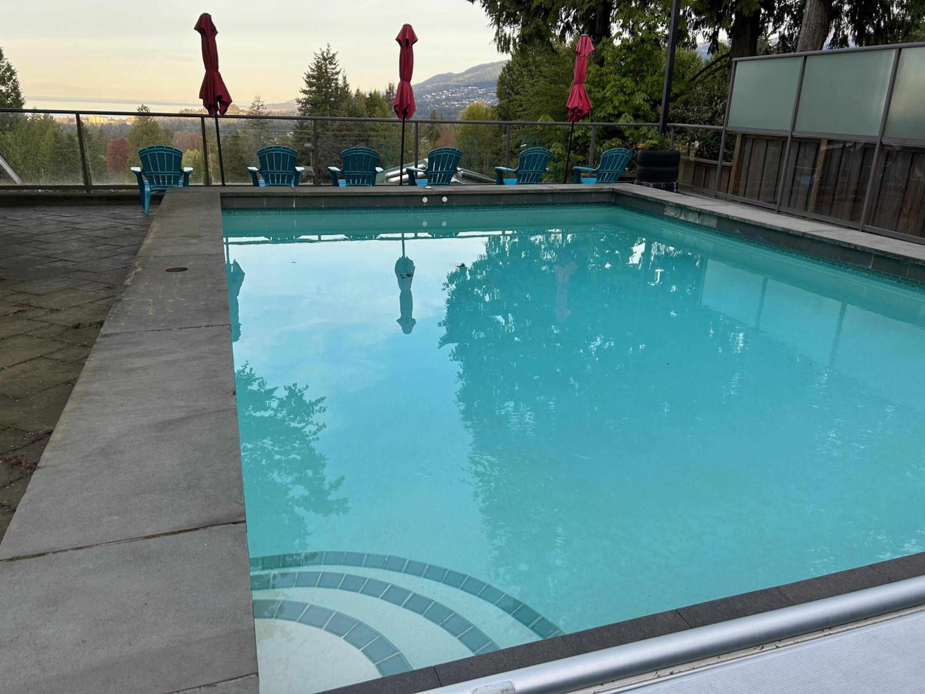Grouse Cheerful large private bedroom, bath, shared deck, pool, hot tub