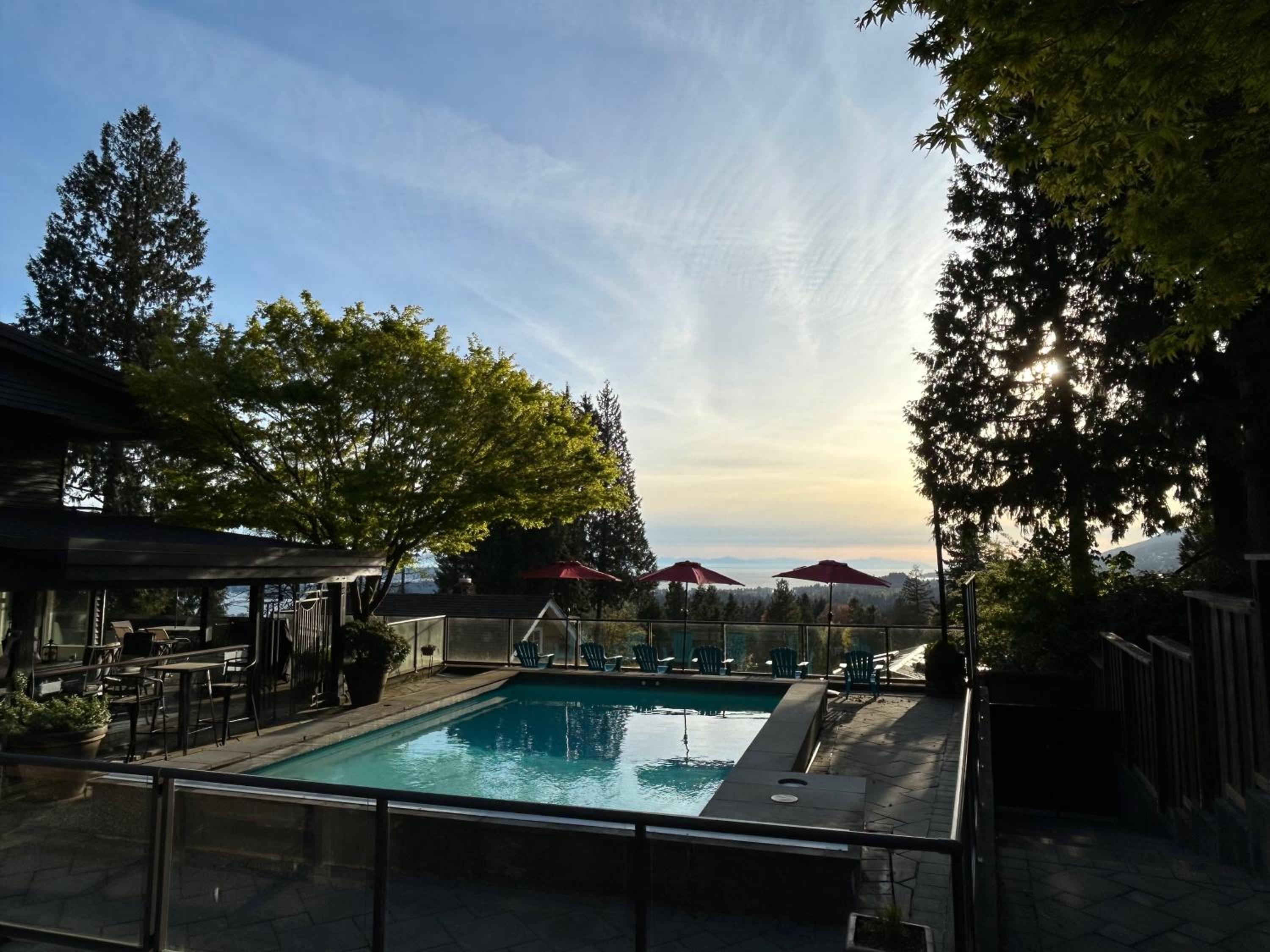 Private Bedroom, Bathroom, Shared Outdoor Pool, Hot Tub
