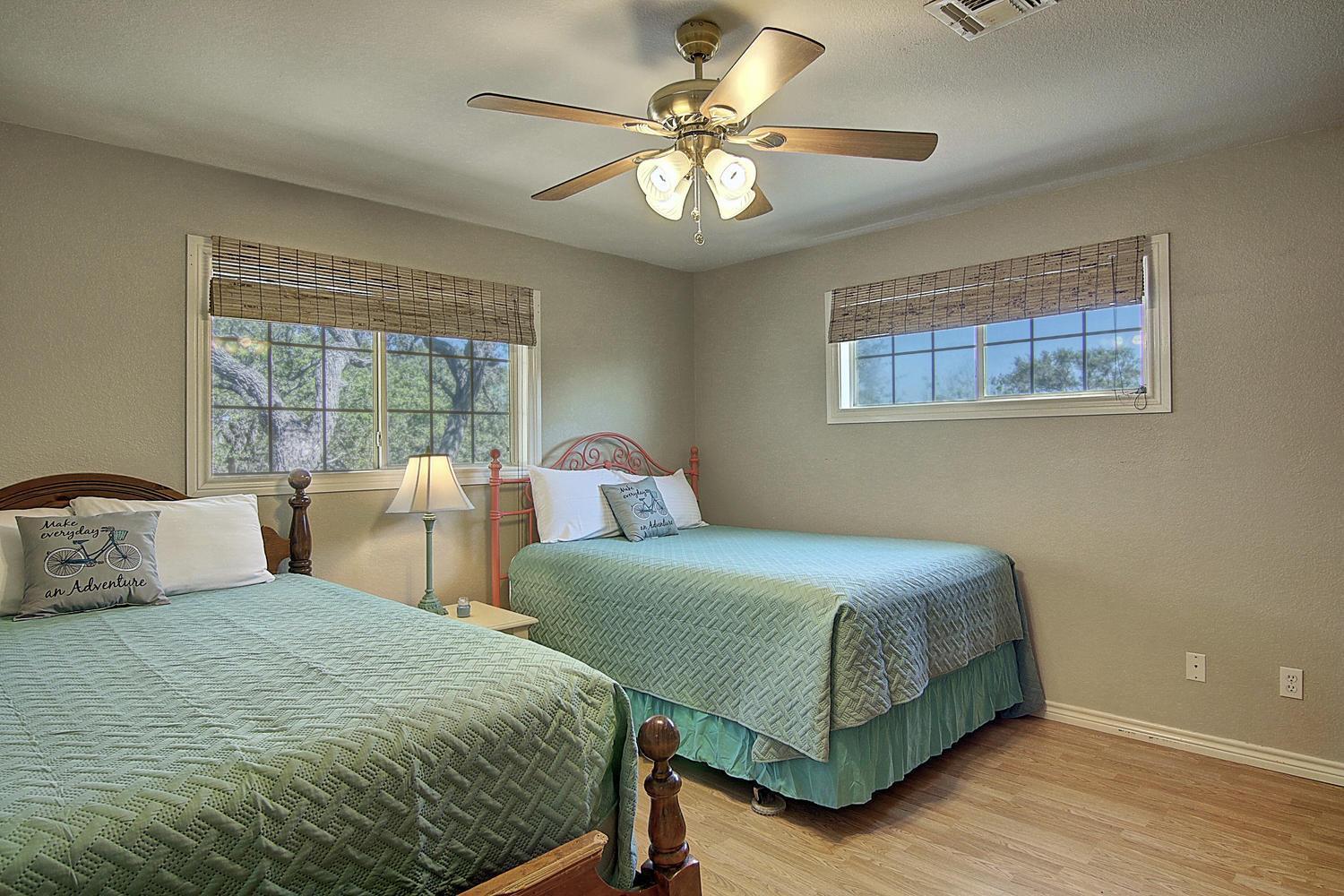 Fantasy Oaks Lodge