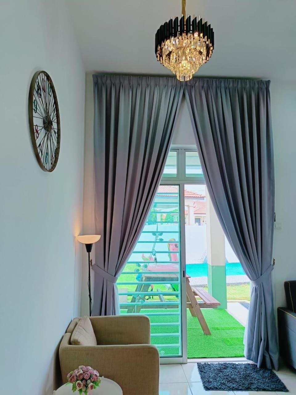 EnaBella Homestay Pool Melaka