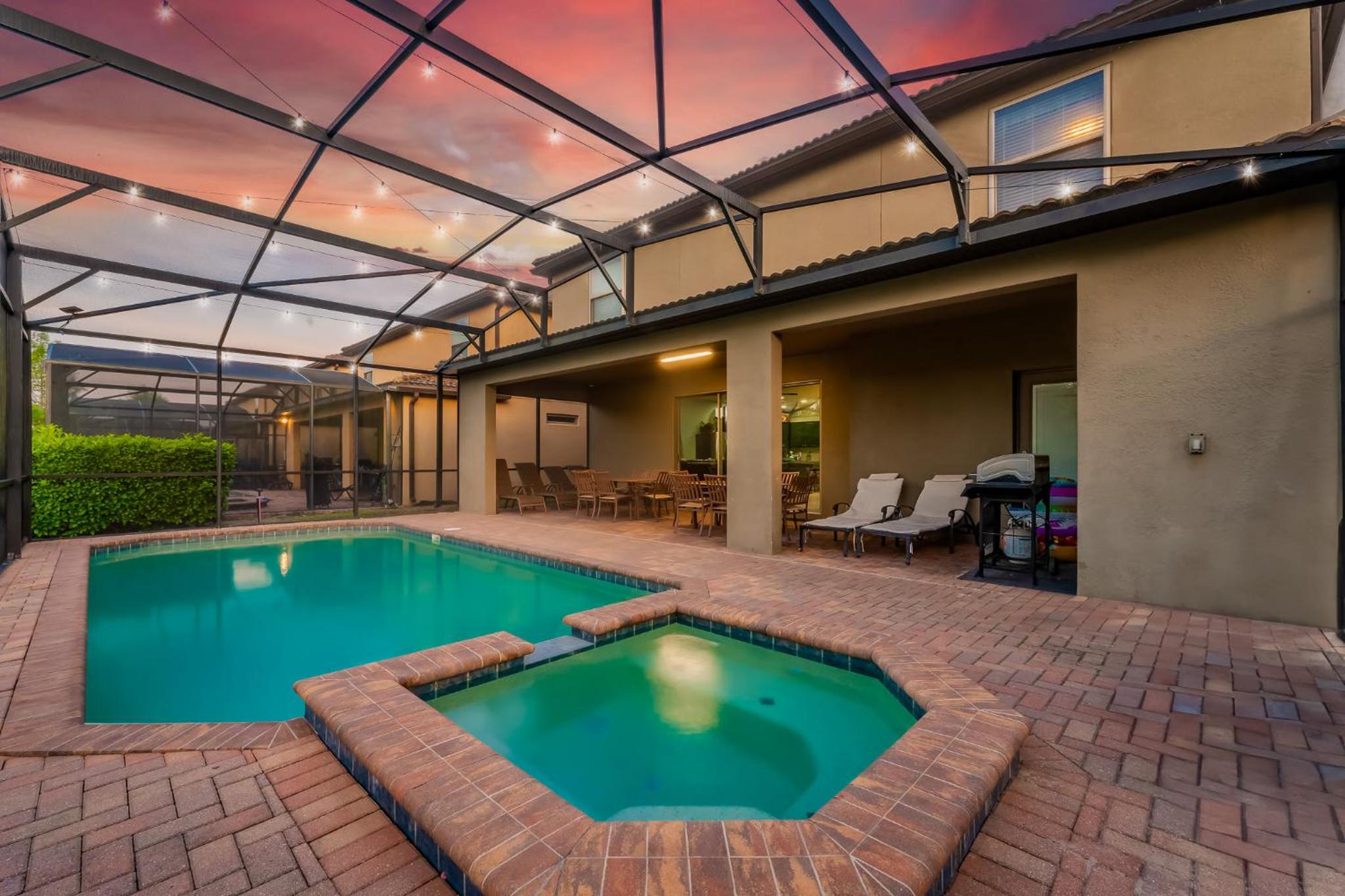 Villa w private pool & water park view 3