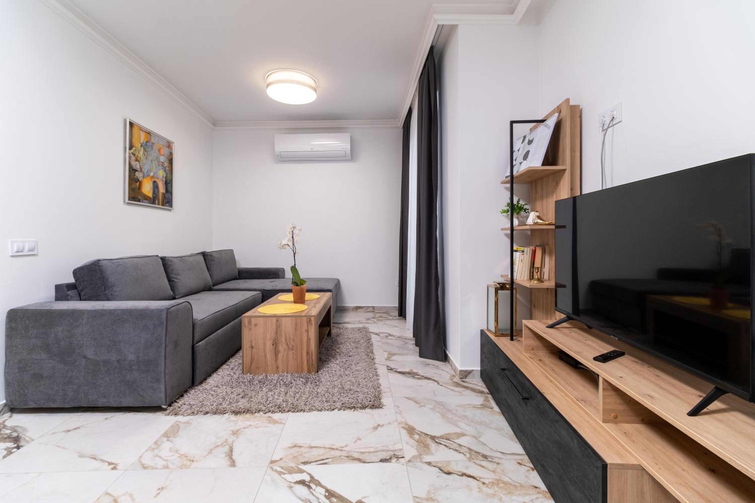 Modern 1-Bedroom Apartments