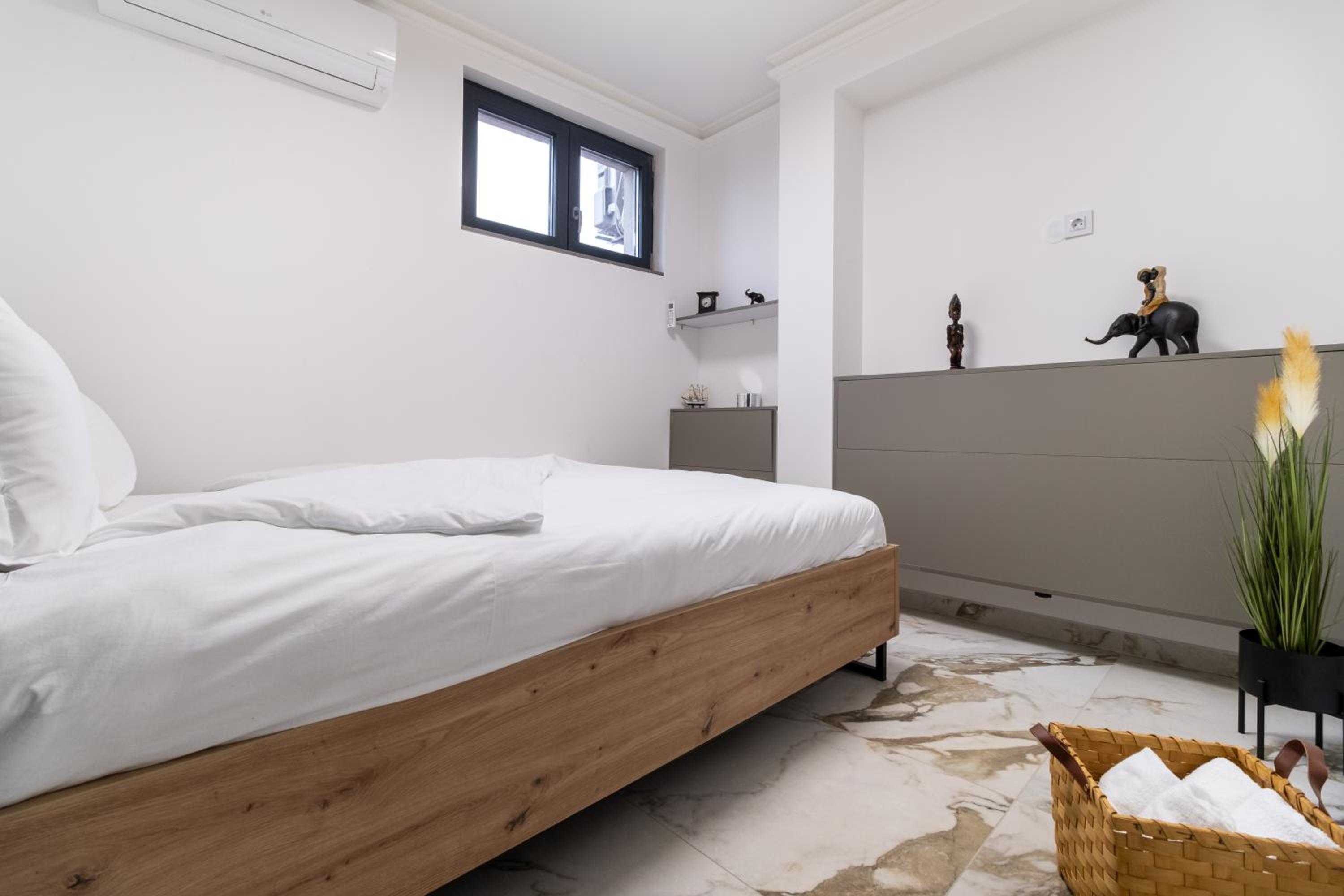 Modern 1-Bedroom Apartments