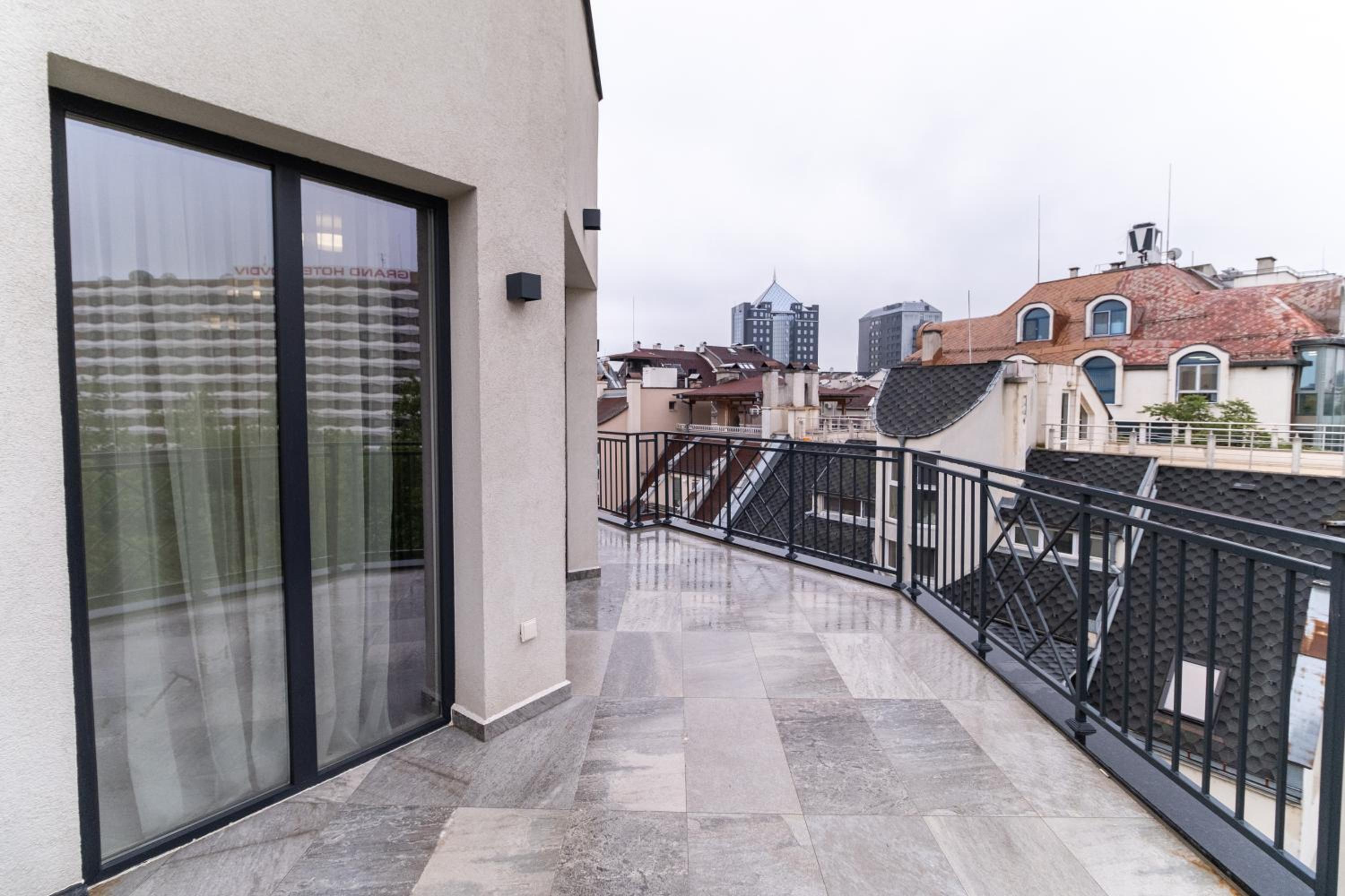 Modern 1-Bedroom Apartments