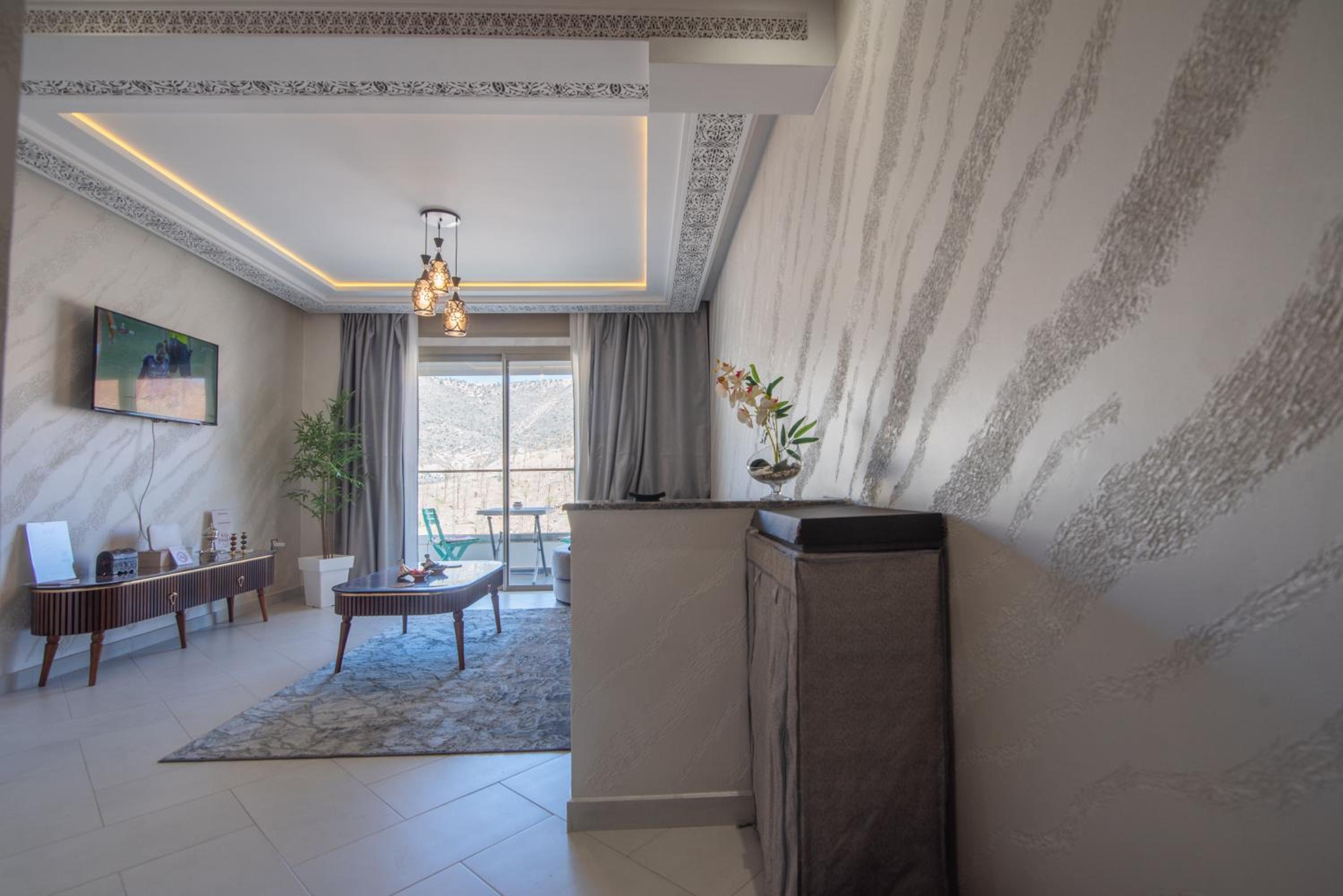 Luxury Apartment 99sqm with Beach front, AC and Unlimited Wi-Fi