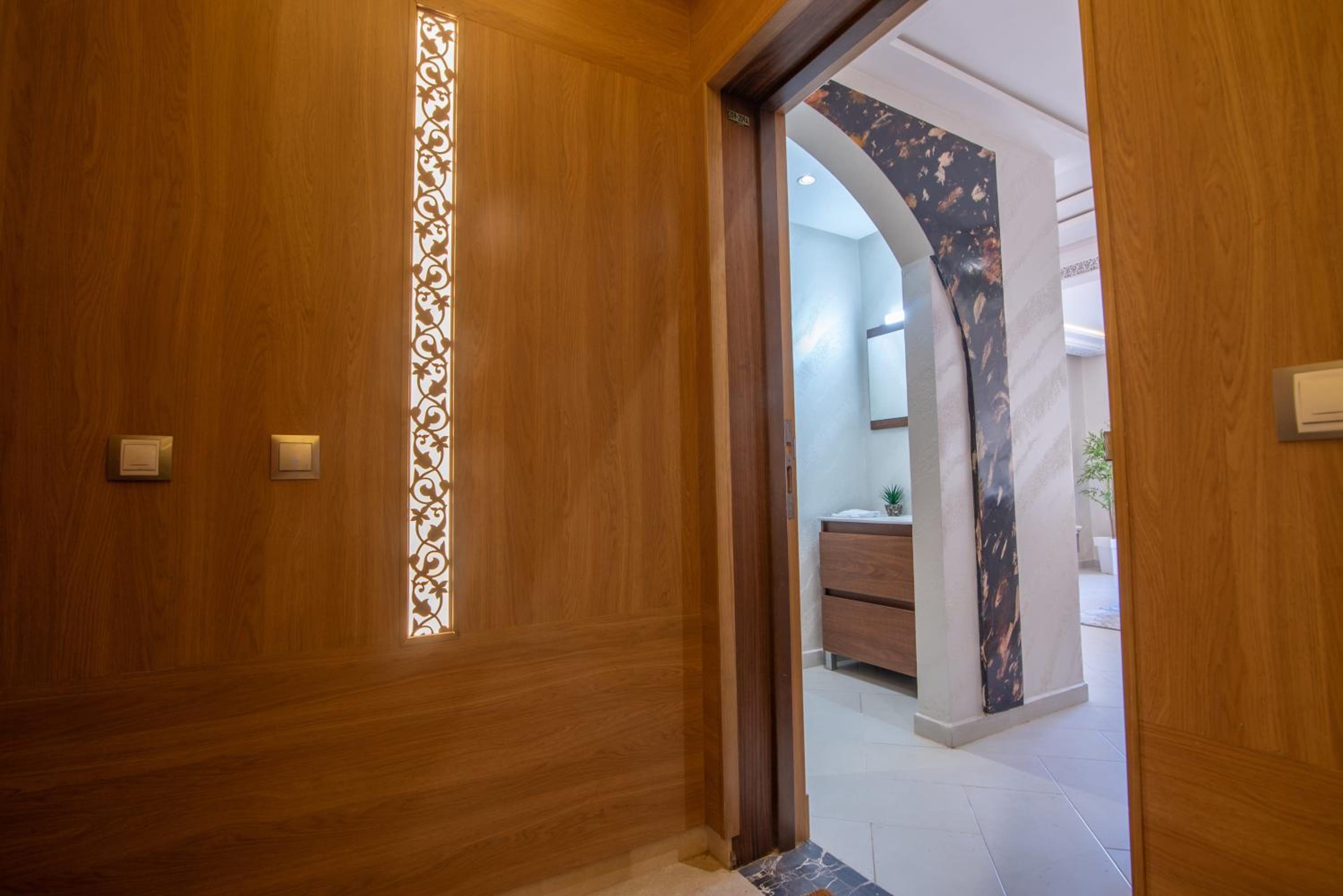 Luxury Apartment 99sqm with Beach front, AC and Unlimited Wi-Fi