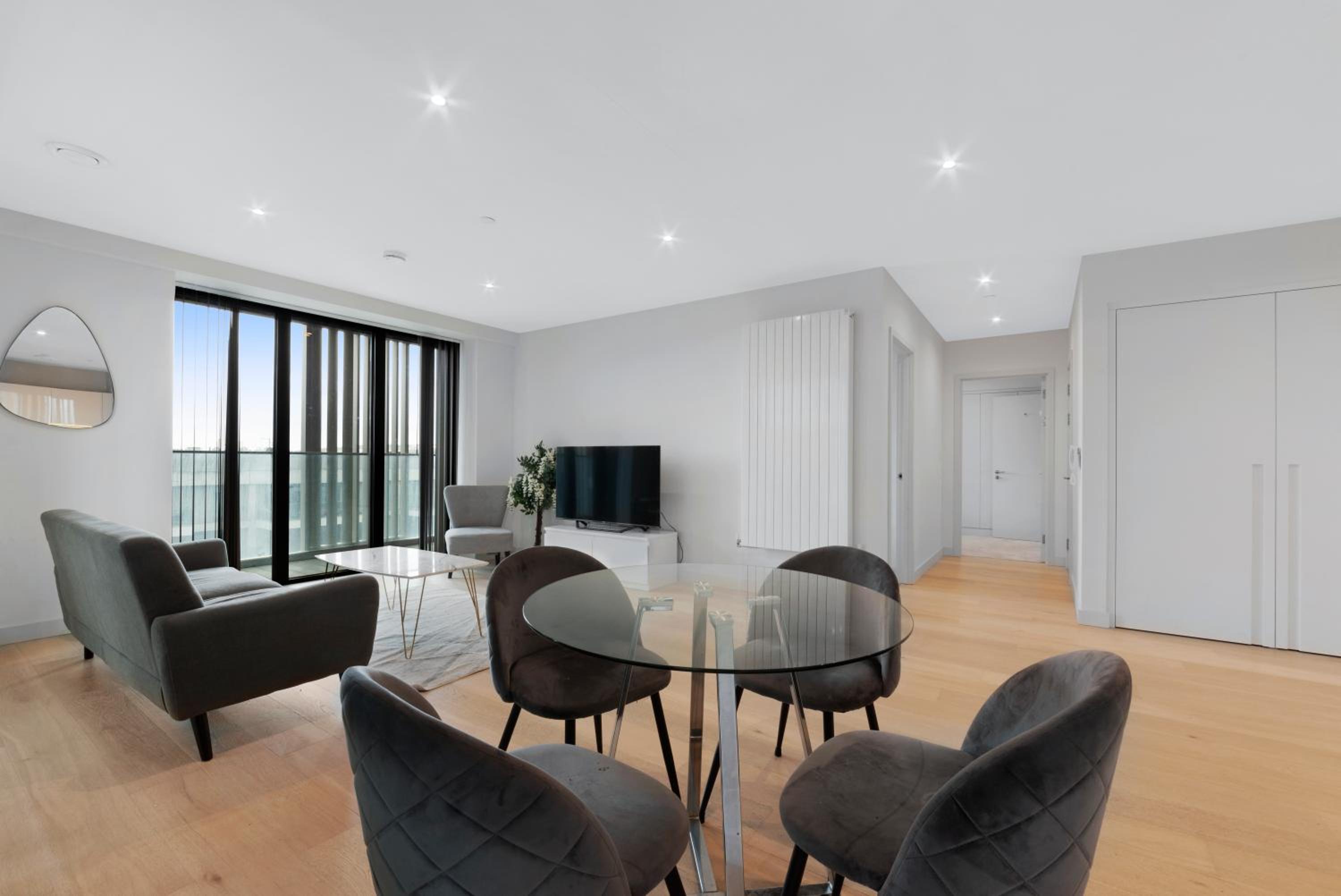 Excel 2 bedroom Apartment near City Aiport and O2 Arena