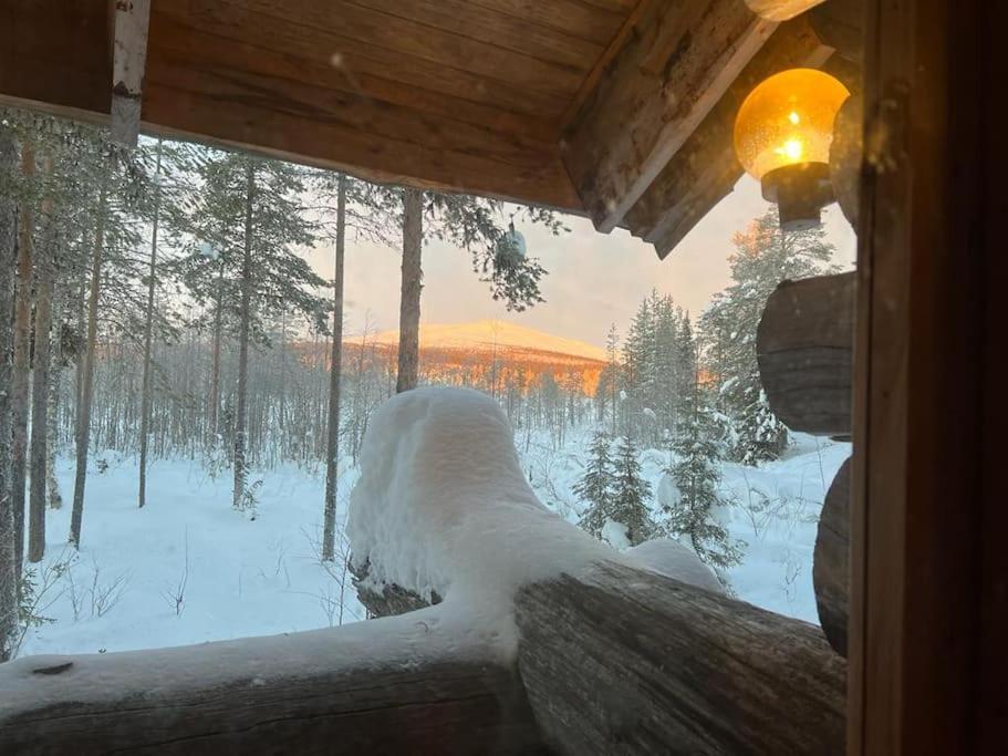 Keloparitalon loma-asunto Ylläs-näkymällä ja paljulla