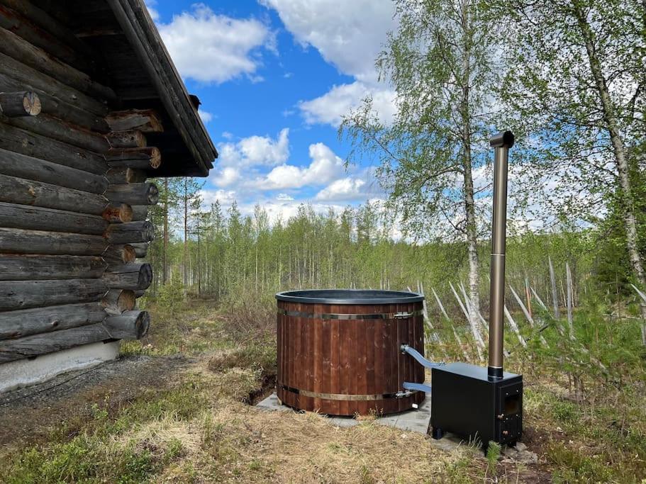 Keloparitalon loma-asunto Ylläs-näkymällä ja paljulla