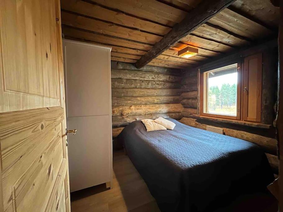 Keloparitalon loma-asunto Ylläs-näkymällä ja paljulla