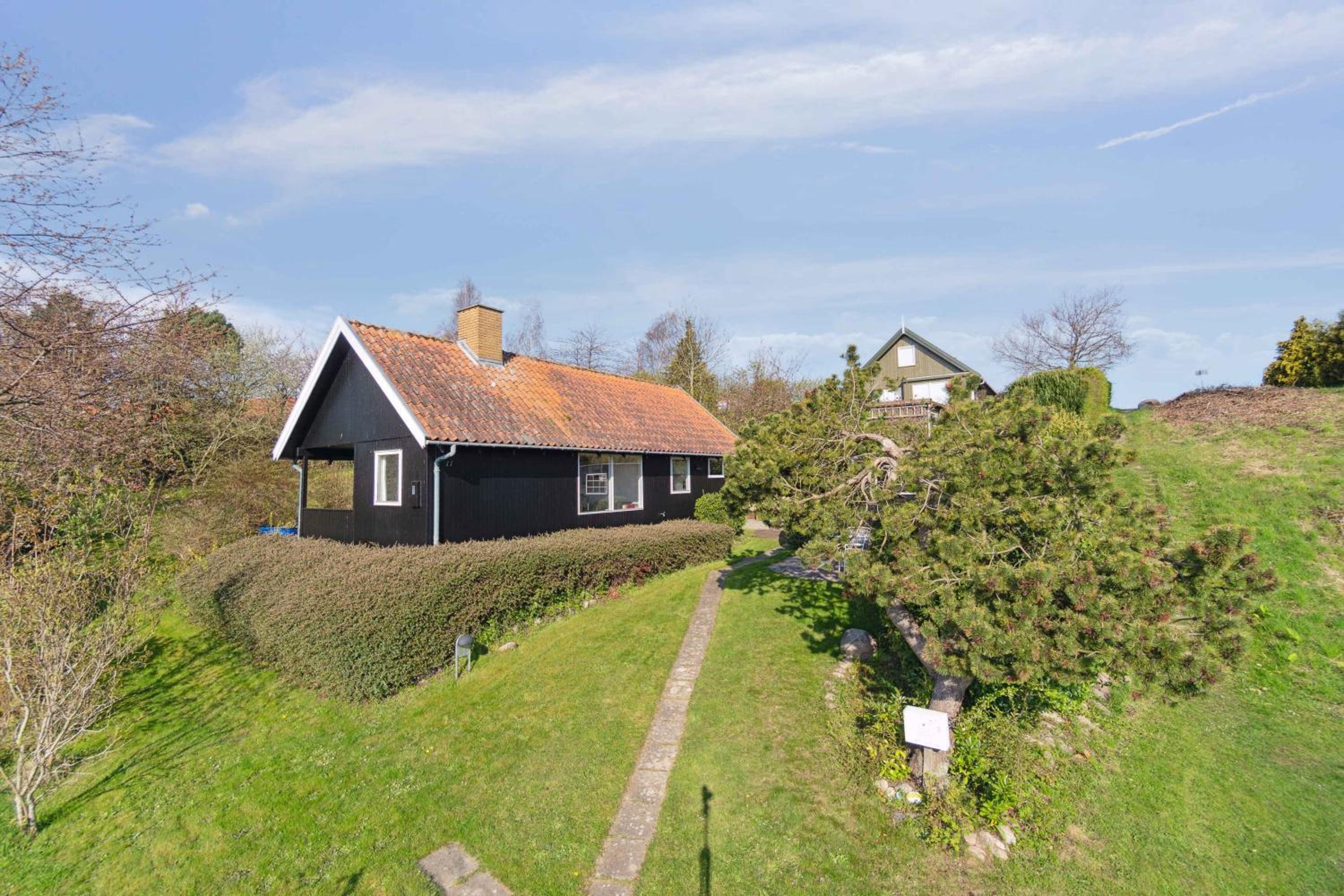 Idyllic Holiday Home Near Cliffs And Beach