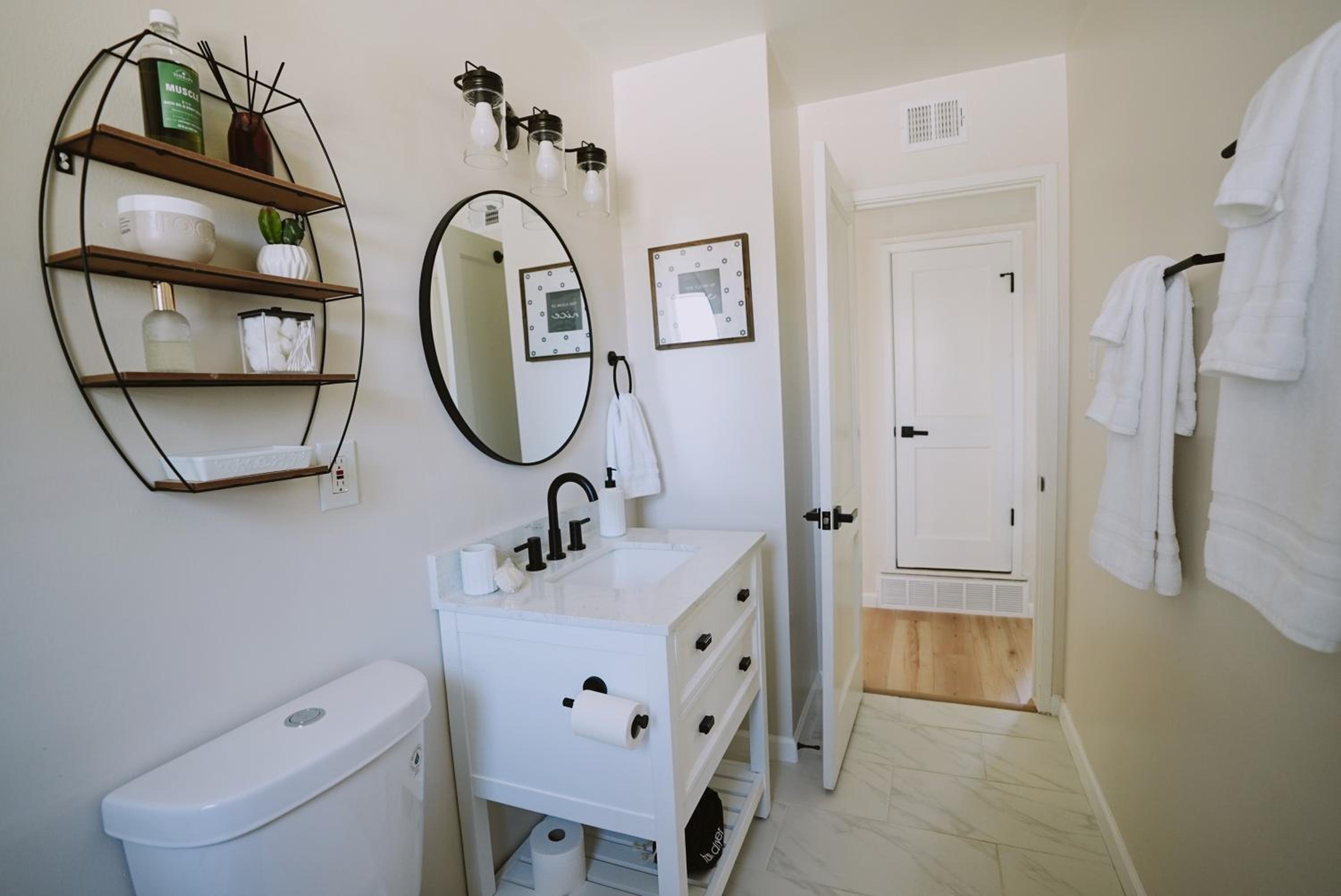 The White House, A Unique ABQ Stay in Central Location near Uptown view 3