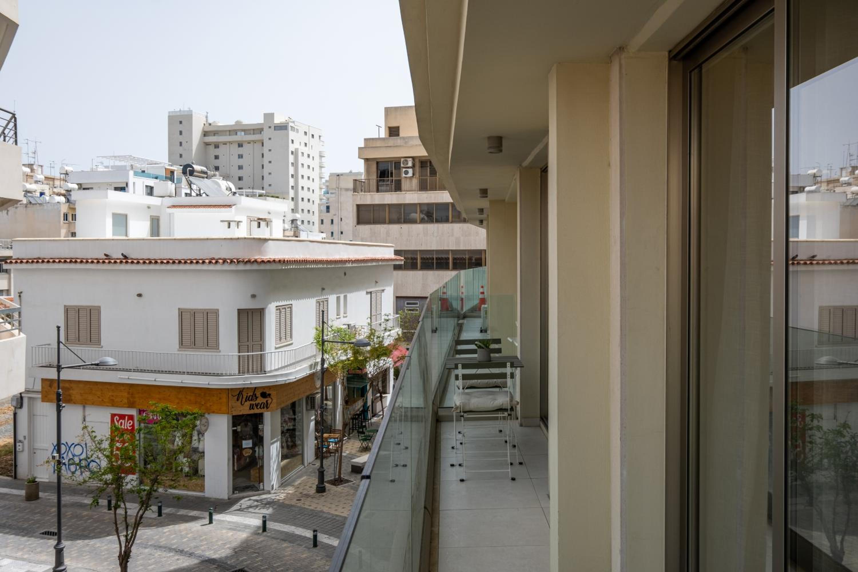 Downtown 2 Bedroom Apartment