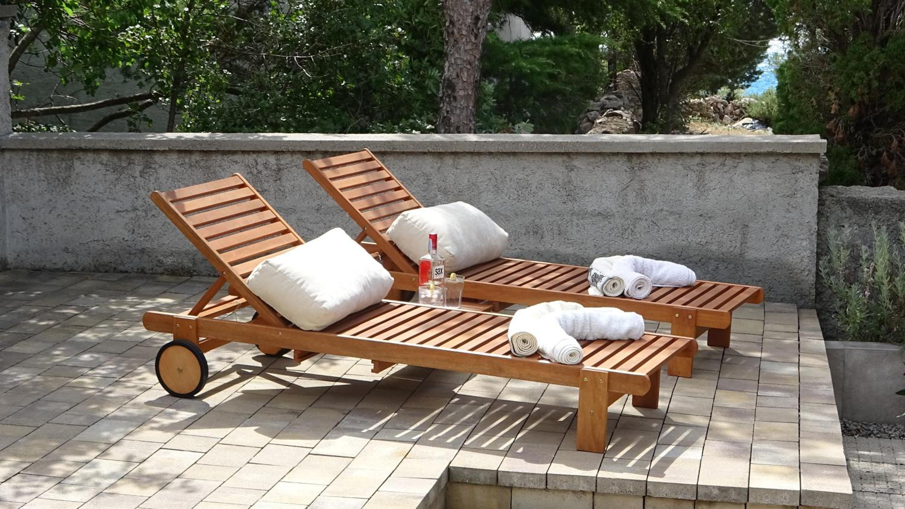 Sweet house with garden 35 meters from sea view 2