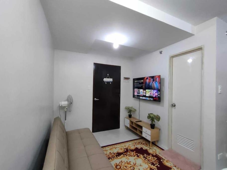 2BR Unit VillaHermia Staycation, Cebu view 5