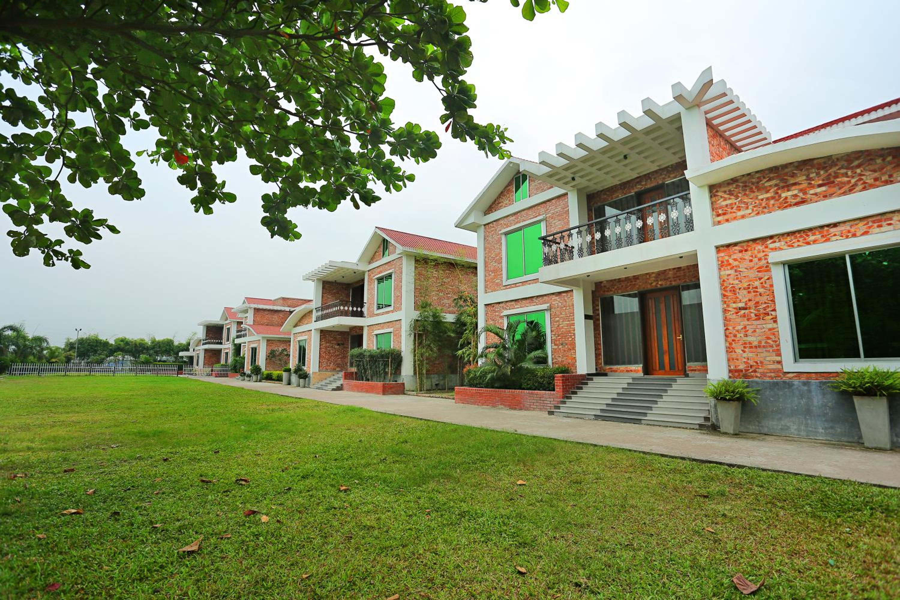 Shaira Garden Hotel & Resorts