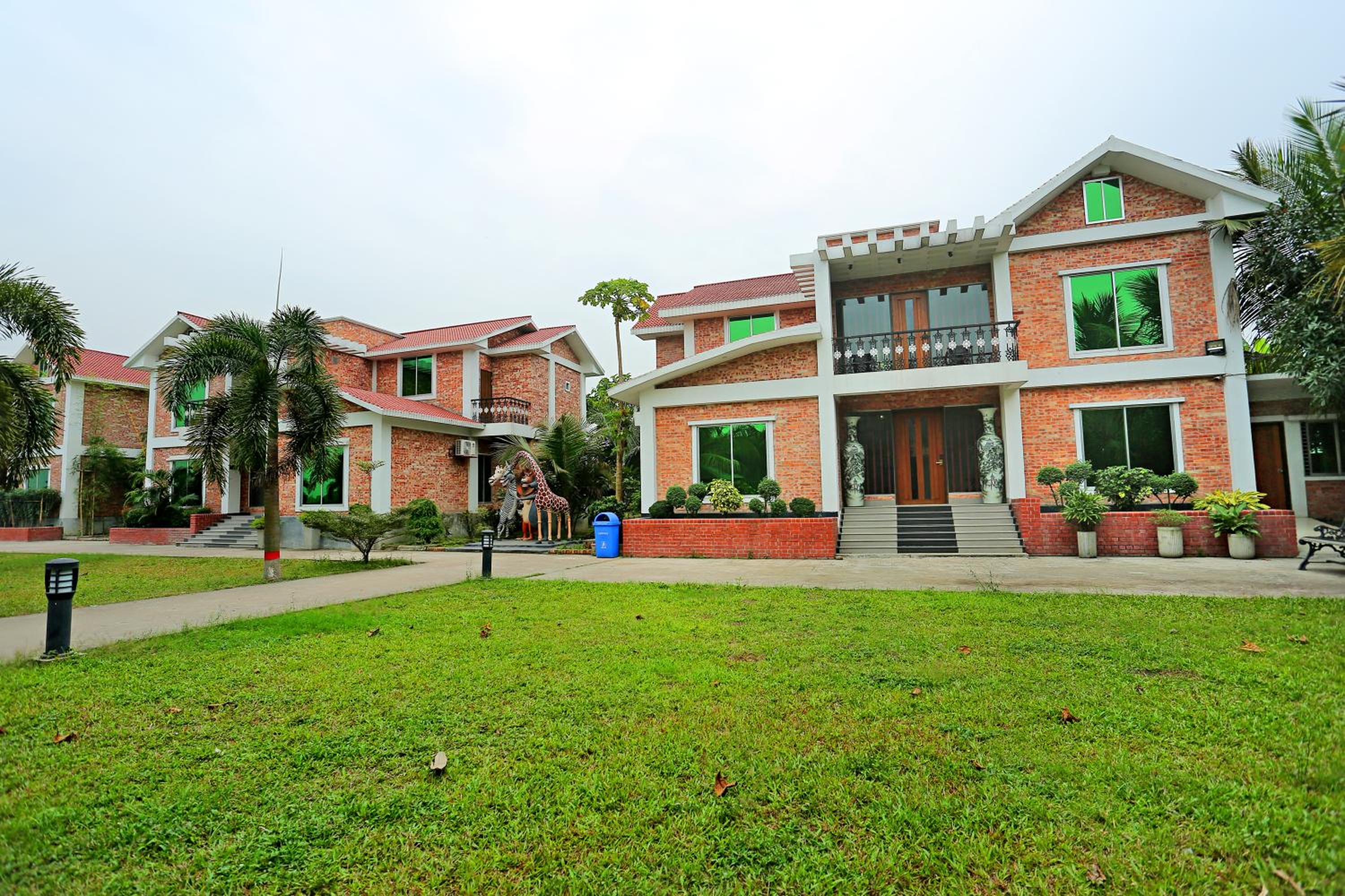 Shaira Garden Hotel & Resorts