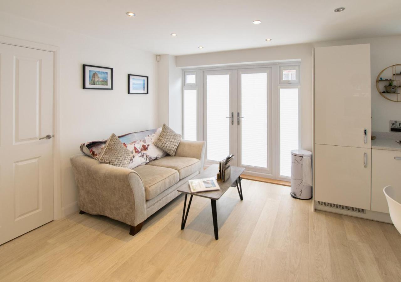 4 Bed in Whitby oc-w1027