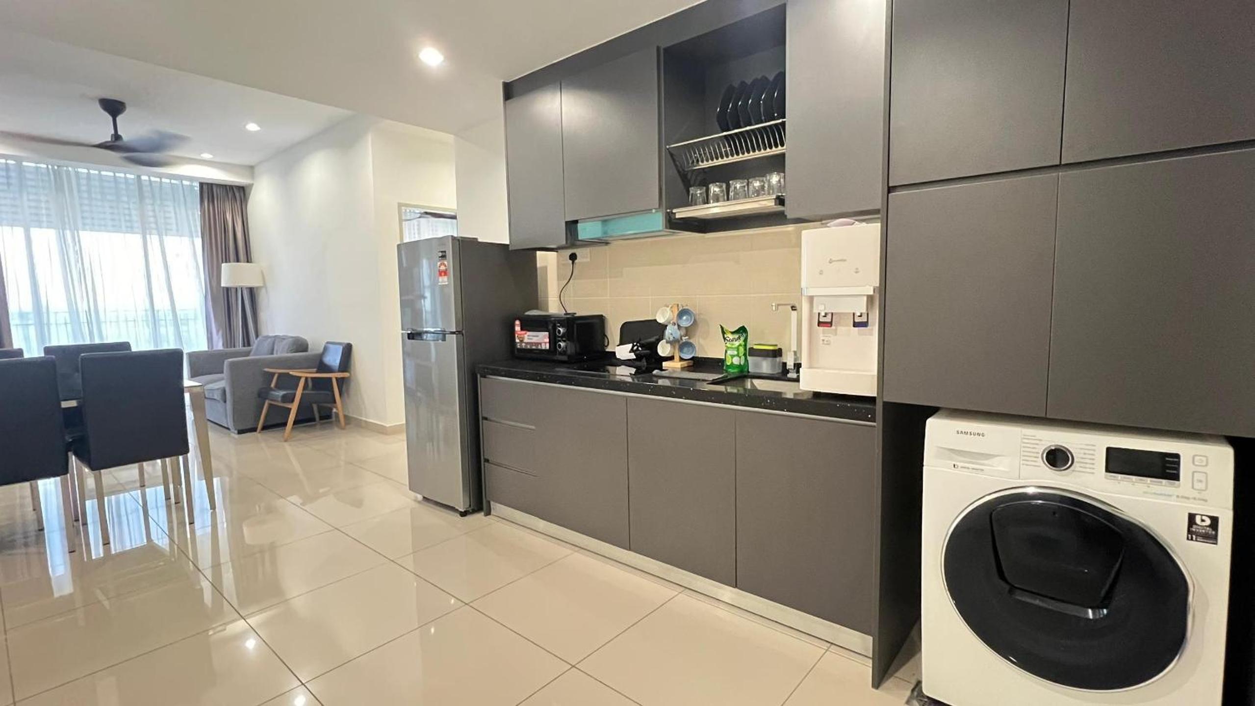 Encorp Marina ,Bathtub 2BR/6 pax