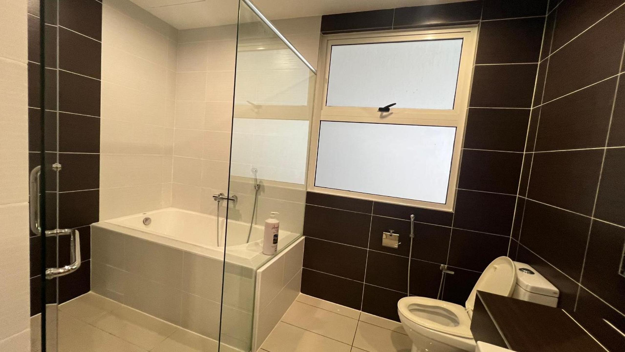 Encorp Marina ,Bathtub 2BR/6 pax