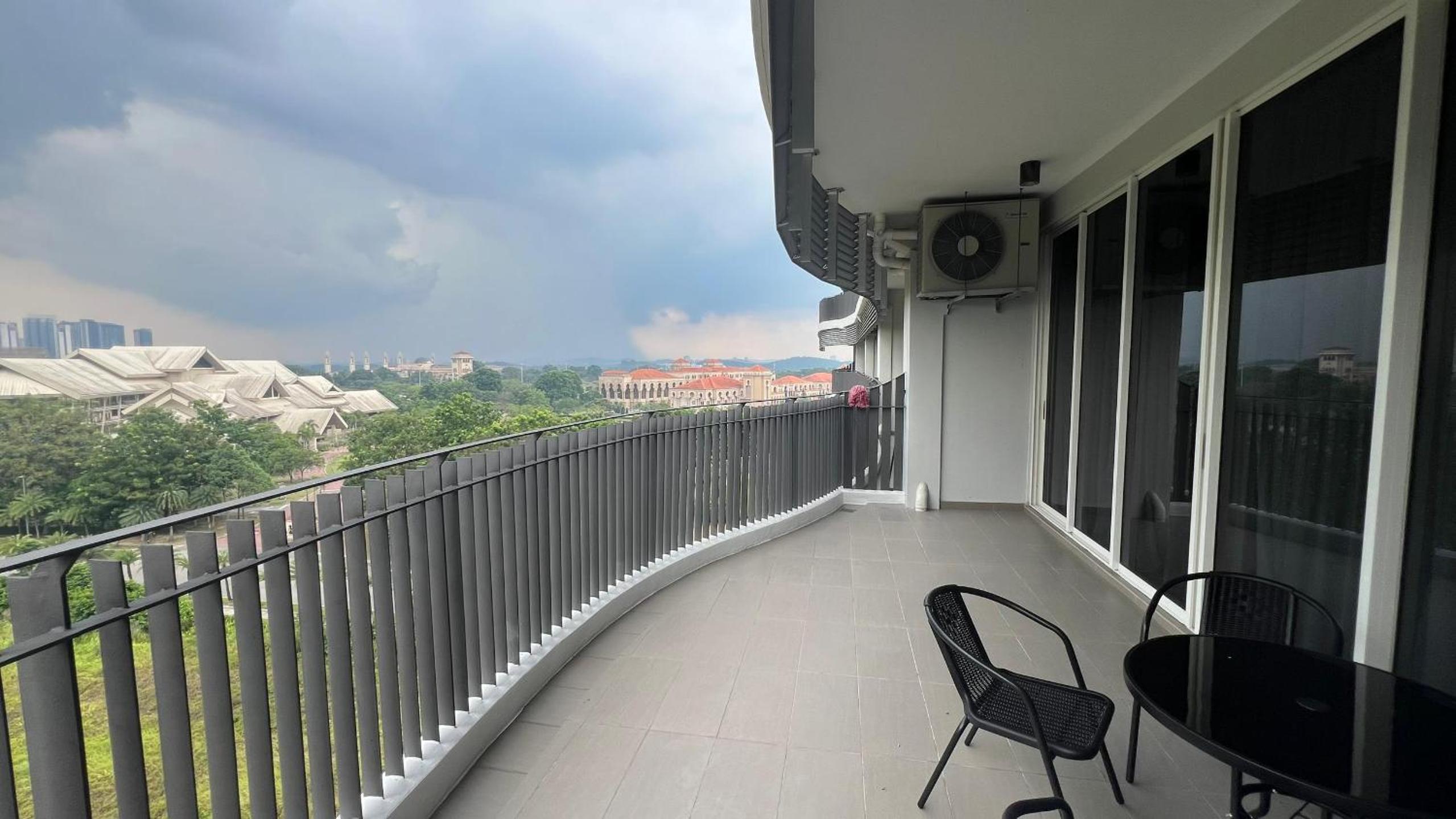Encorp Marina ,Bathtub 2BR/6 pax