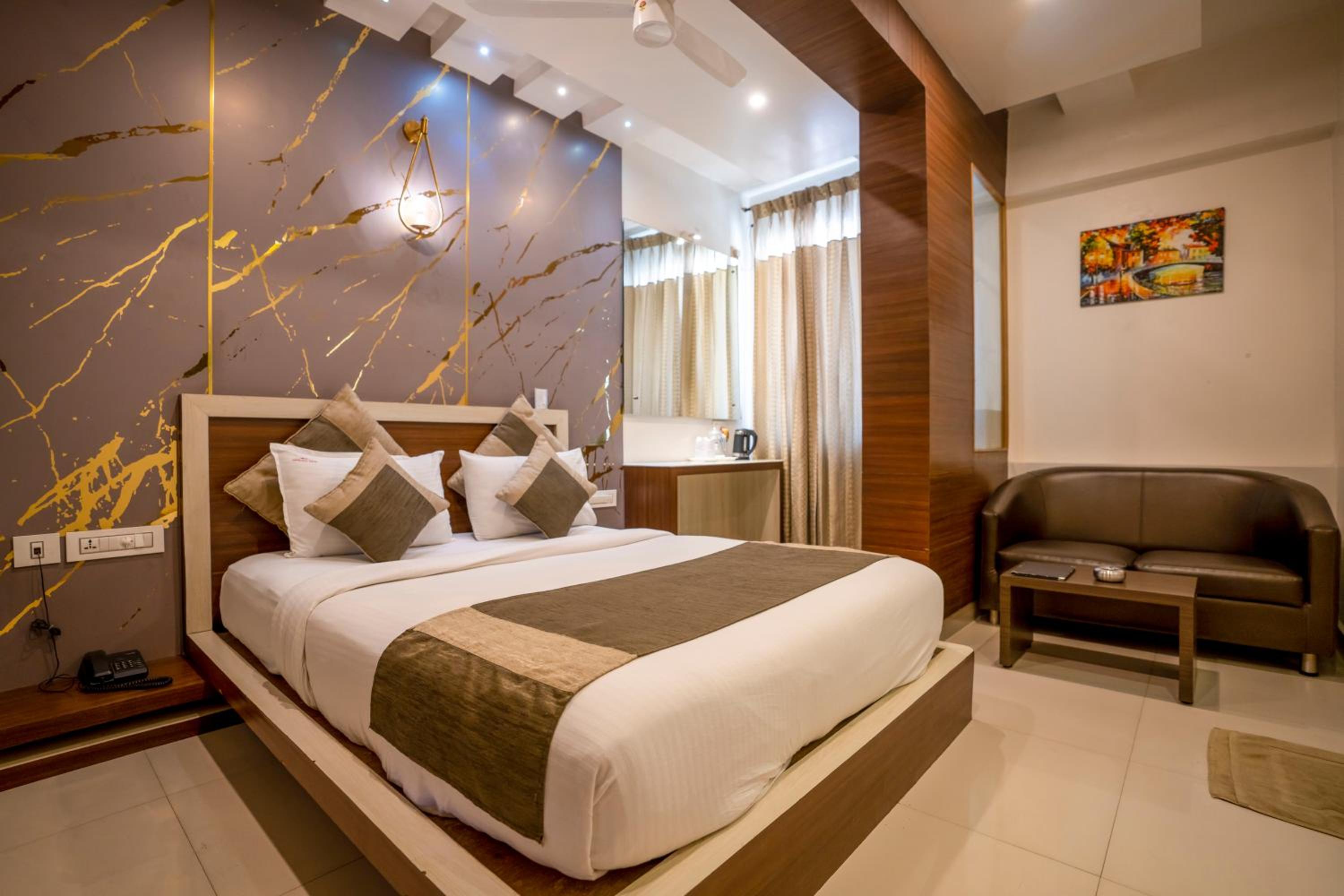 Aishwarya Suites