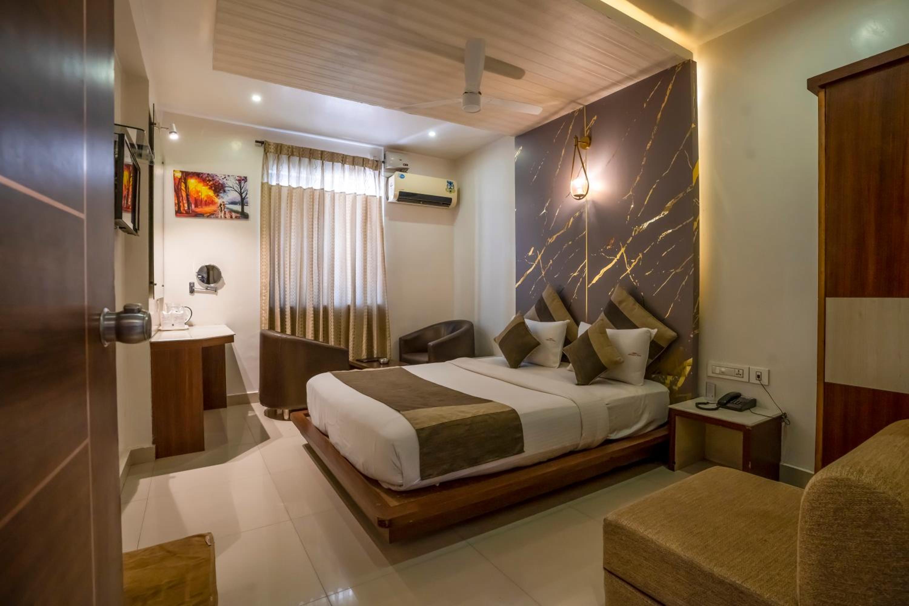 Aishwarya Suites