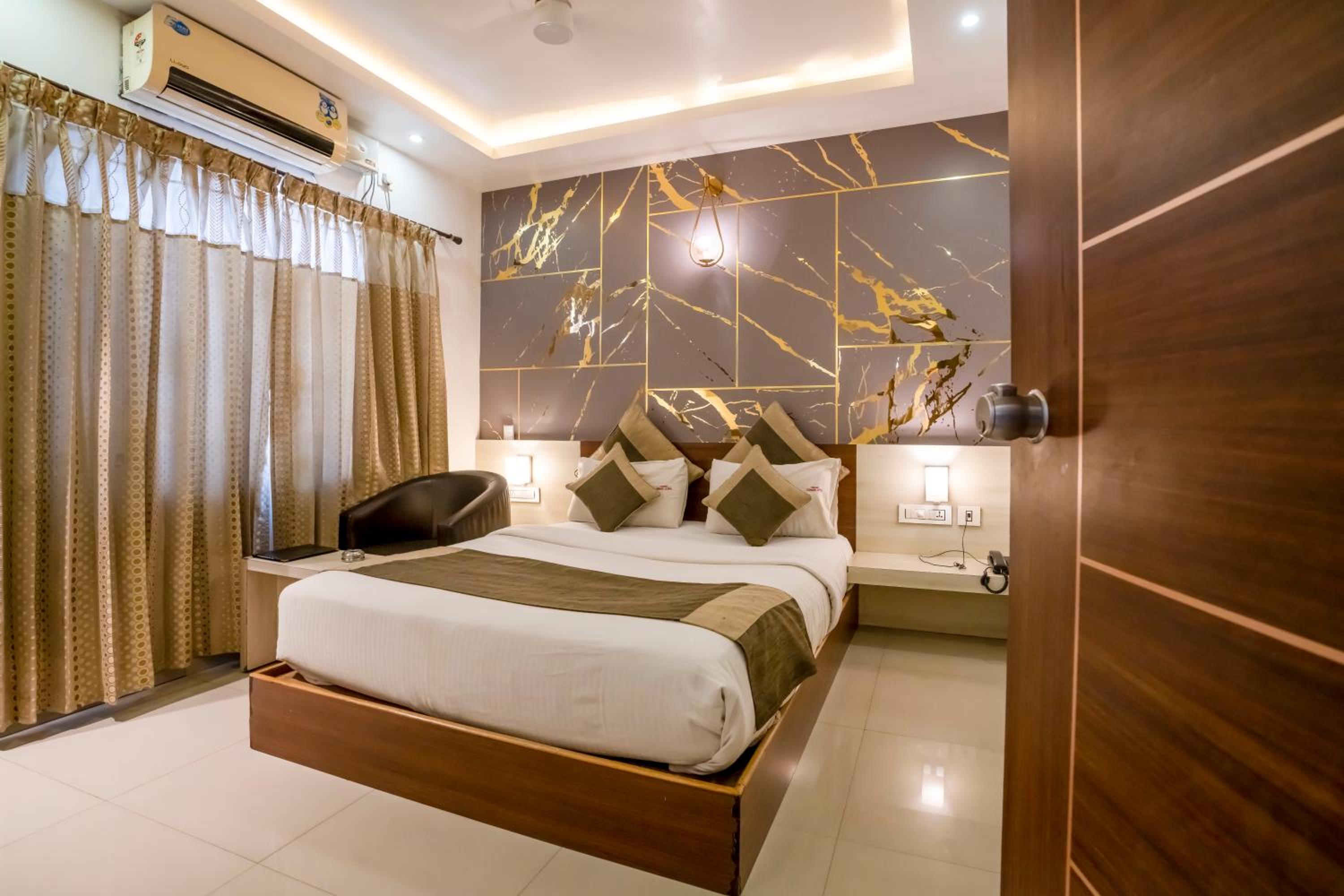 Aishwarya Suites