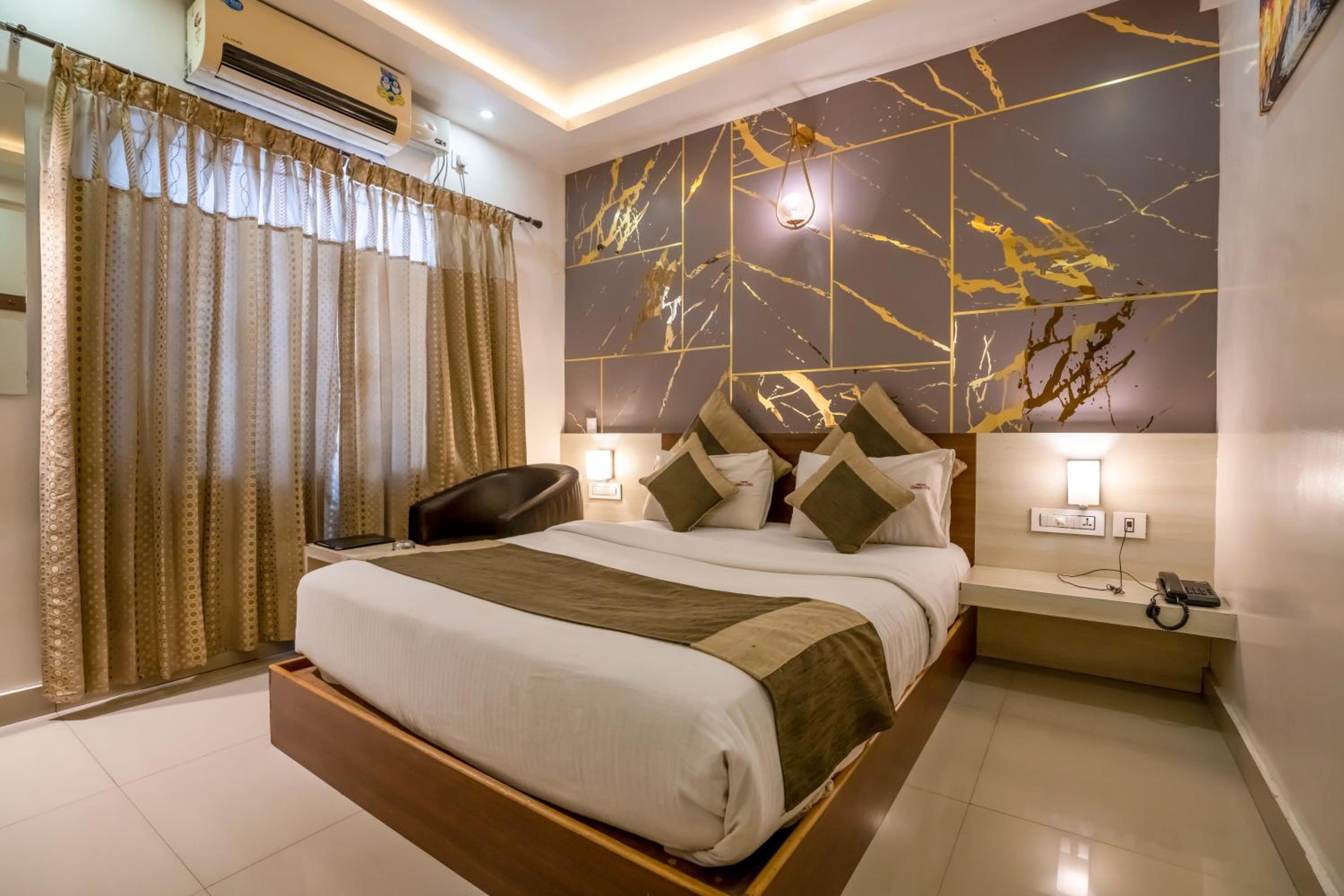 Aishwarya Suites